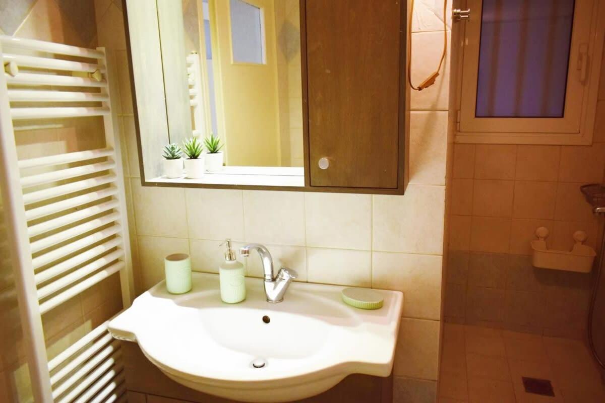 Stylish Apt In The Historic Heart Of The City 아테네 외부 사진